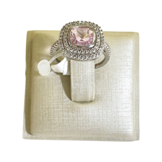 Detalhes do produto Anel três faixas micro com cristal quadrado rosa