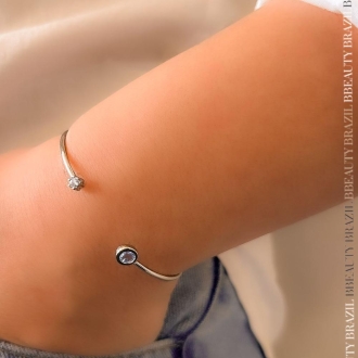Detalhes do produto Bracelete com um cristal azul e um brilhante, em ródio