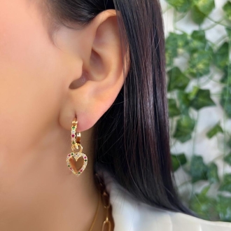 Detalhes do produto Brinco Argola Cravejada Colors com pingente coração em ouro