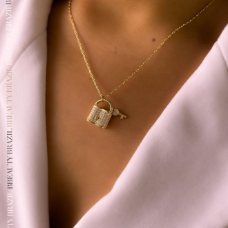 Detalhes do produto Colar Cadeado e Chave cravejados zirconias cristais, em ouro