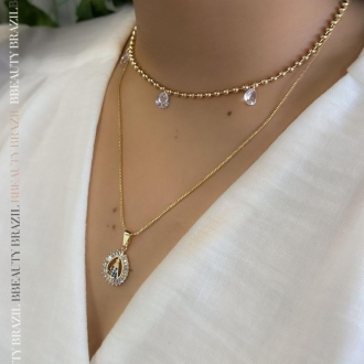 Detalhes do produto Choker Bolinhas com três Cristais formato gota, em ouro.