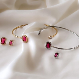 Detalhes do produto Bracelete cristal retangular vermelho na ponta, em ródio