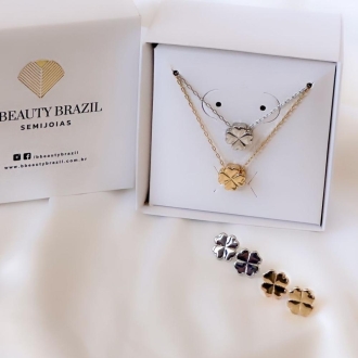 Detalhes do produto Colar elo Cartier com pingente de Trevo liso, em ródio.
