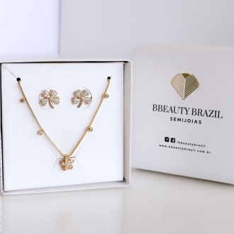 Detalhes do produto Colar Estrela Enlaçada cravejada com zirconias em ouro