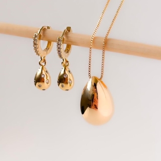 Detalhes do produto Colar Gota abaulada e lisa, em ouro.