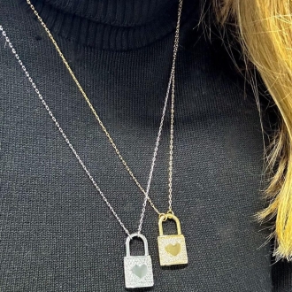 Detalhes do produto Colar cadeado cravejado de zirconias cristais, em ródio