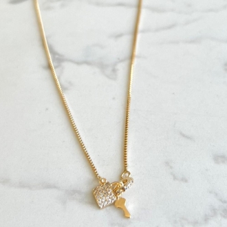 Detalhes do produto Colar com uma chave lisa e um cadeado cravejado, em ouro