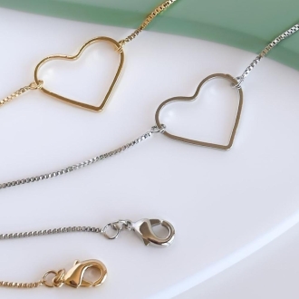 Detalhes do produto Tornozeleira Veneziana Com Coração Liso e Vazado, Em Ouro.