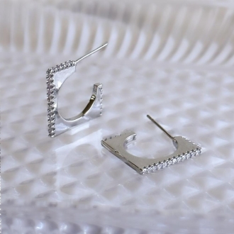 Detalhes do produto Brinco Argola Cravejada Quadrada Front Cravejada em Rodio
