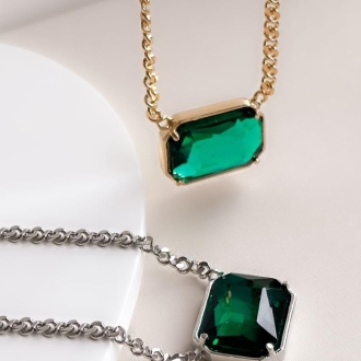 Detalhes do produto Colar Esmeralda Retangular em corrente Grumet em ouro
