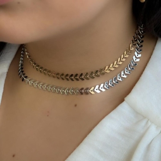 Detalhes do produto Choker Espinha de Peixe, em ouro.