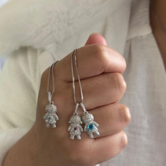 Detalhes do produto Colar Um menino em canetagem com coração de cristal em Rodio