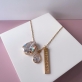 Colar Longo Pingente Pedra Gota com Placa Fé em Deus, em Ouro